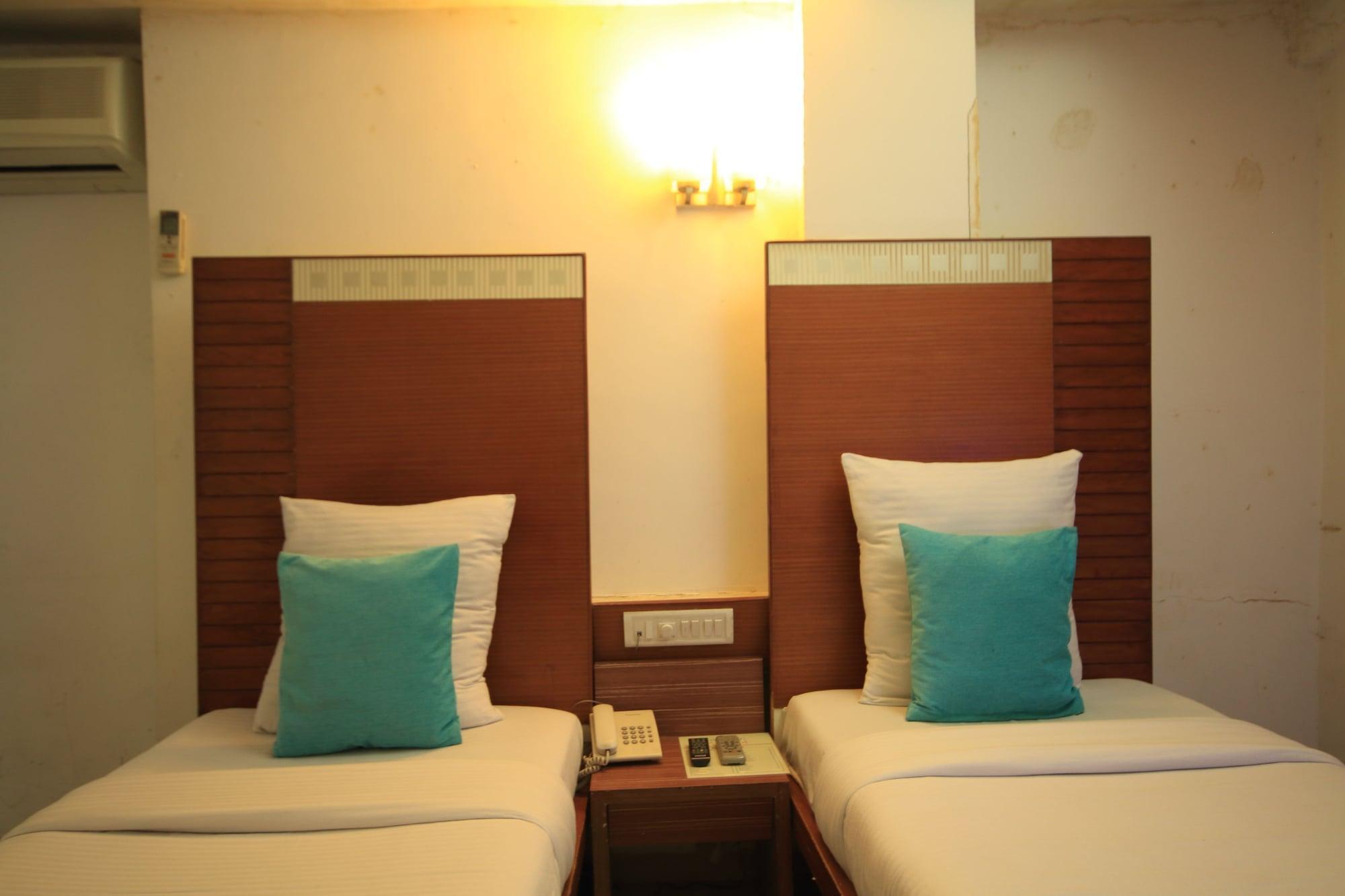 OYO 891 Hotel Kadamb Inn Ahmedabad Exterior foto