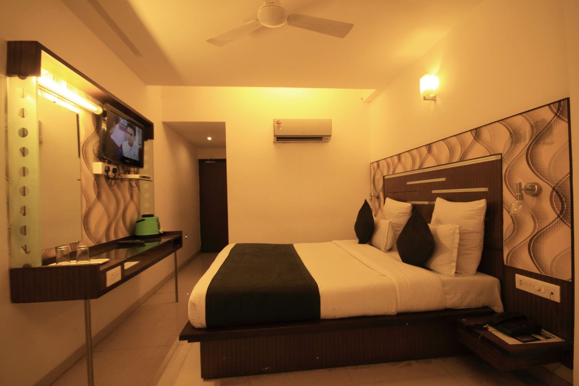 OYO 891 Hotel Kadamb Inn Ahmedabad Exterior foto