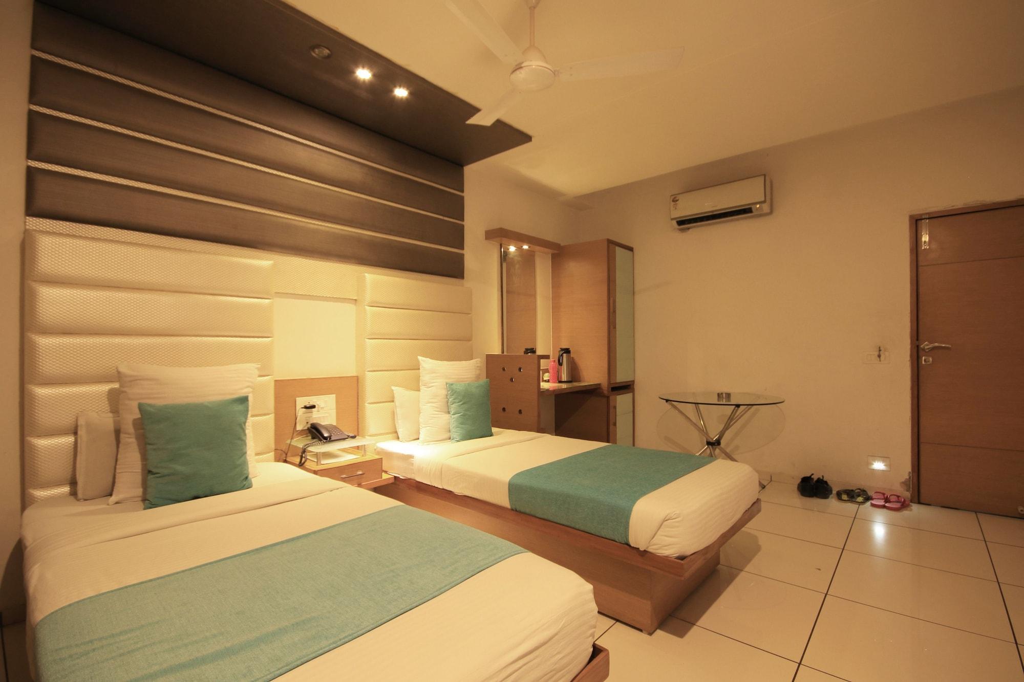 OYO 891 Hotel Kadamb Inn Ahmedabad Exterior foto