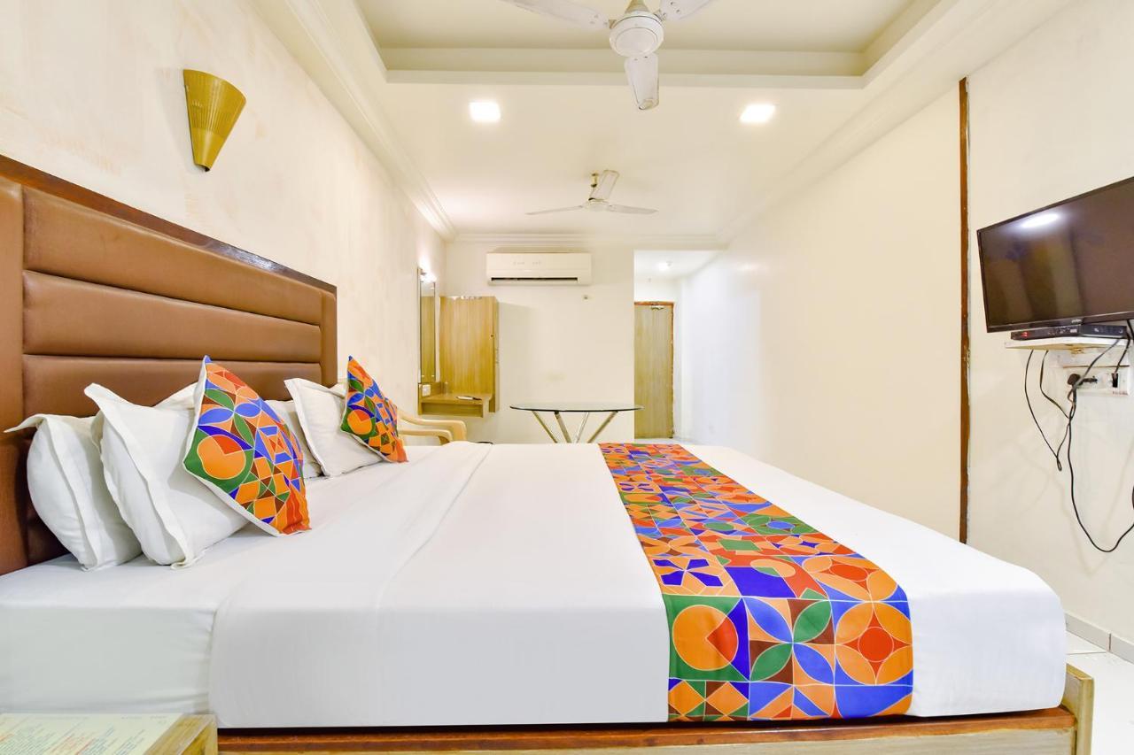 OYO 891 Hotel Kadamb Inn Ahmedabad Exterior foto